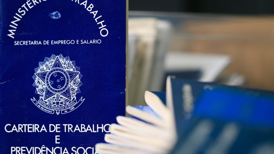 Trabalhador hipersuficiente obtém vínculo empregatício após justiça reconhecer fraude em contrato de pessoa jurídica Trabalhador hipersuficiente obtém vínculo empregatício após justiça reconhecer fraude em contrato de pessoa jurídica